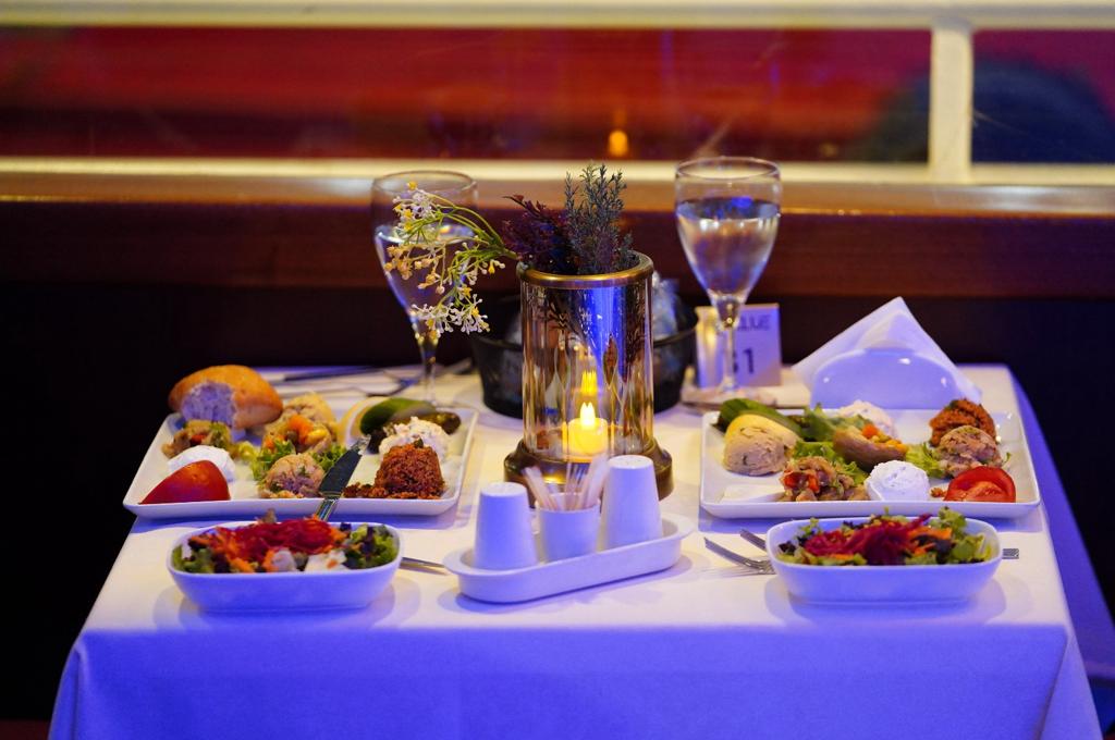 BOSPHORUS DINNER CRUISE & TURKISH NIGHT SHOW (STANDARD TABLE WITH ALCOHOL) 