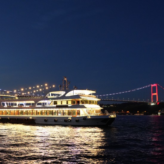 BOSPHORUS DINNER CRUISE & TURKISH NIGHT SHOW (STANDARD TABLE WITH ALCOHOL) 